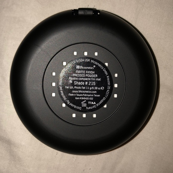 BH Cosmetics matte finish pressed powder - Picture 4 of 4